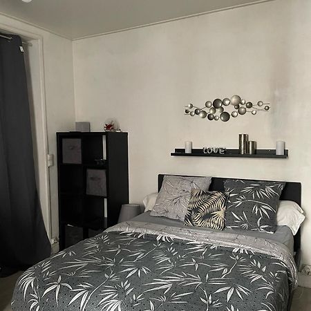 Appartamento Au Bas De Montmartre ! Parigi Esterno foto